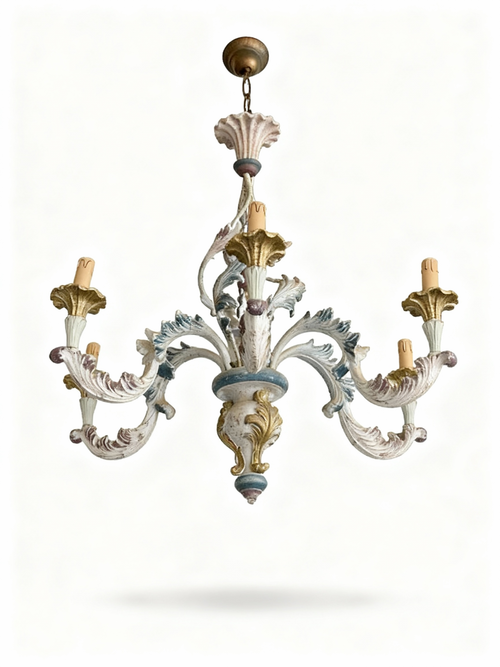 6-arm baroque chandelier in sculpted wood with acanthus motifs and gold-and-white patina