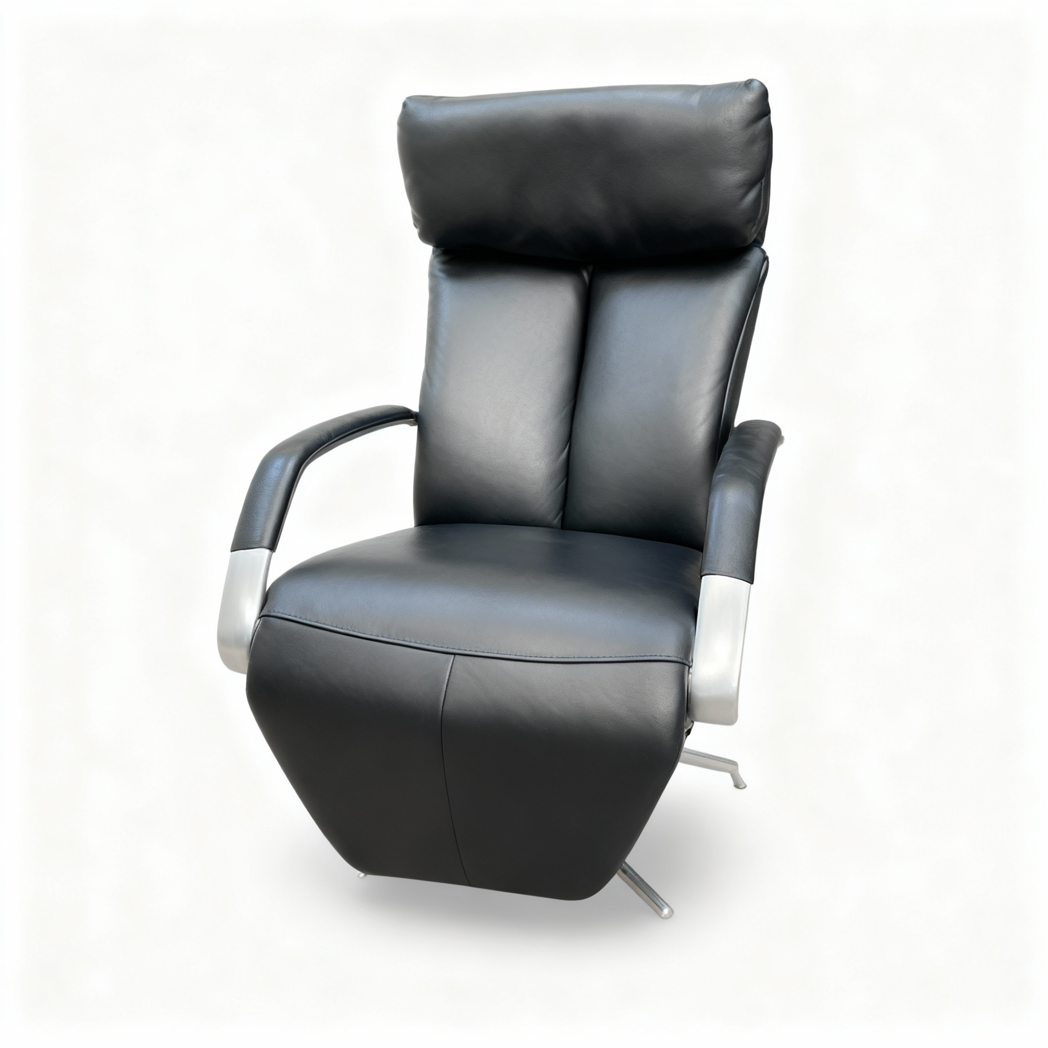 Sleek "Executive High-Tech" electric recliner armchair upholstered in black genuine leather, featuring a high backrest and brushed metal armrests and base.