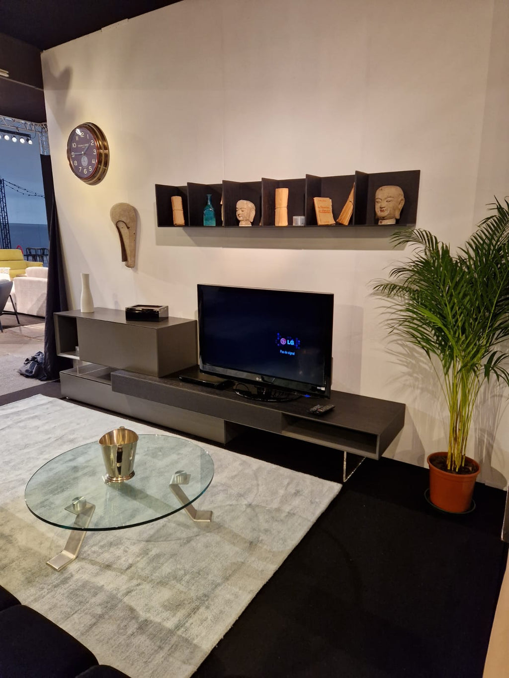 modular TV unit, carbon oak anthracite lacquer, low media console design, long TV stand 307cm, transparent methacrylate feet, Domi, Rivet Lozano 