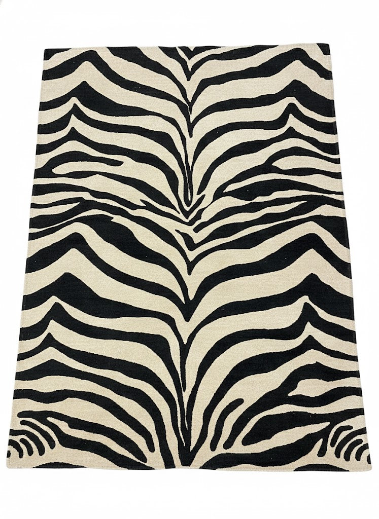 Tapis 150x200cm motifs zèbre noir et blanc poil court RivetLozano