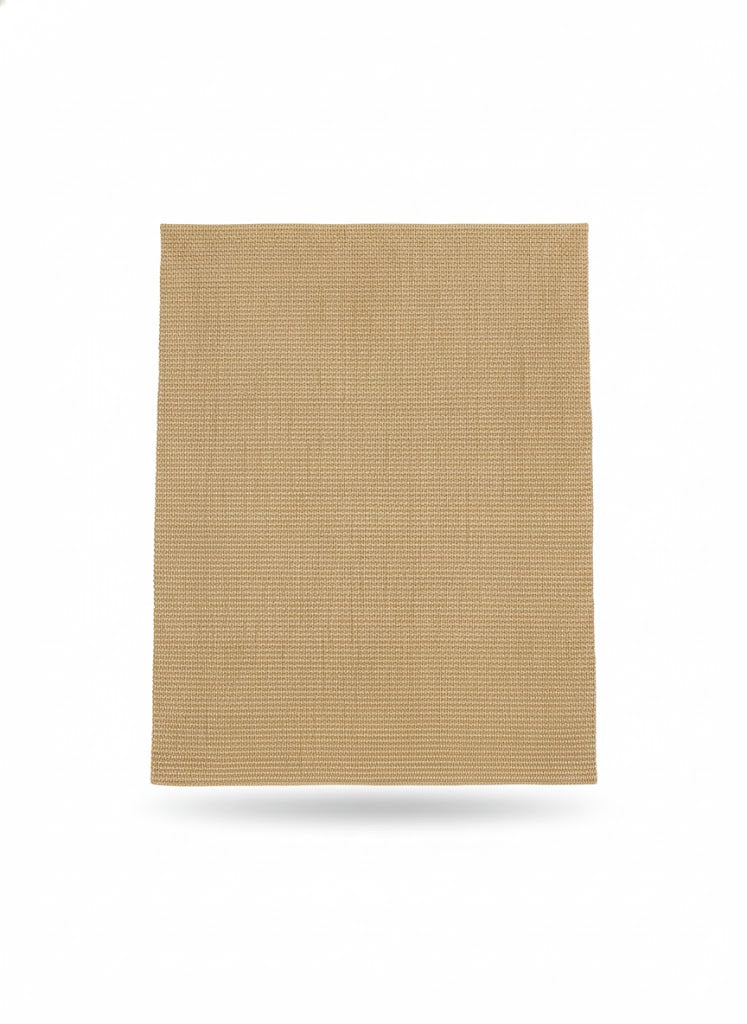 Tapis rectangulaire tissé plat de couleur beige clair uni. Design simple et épuré, idéal pour un intérieur minimaliste. Dimensions 170x240 cm.