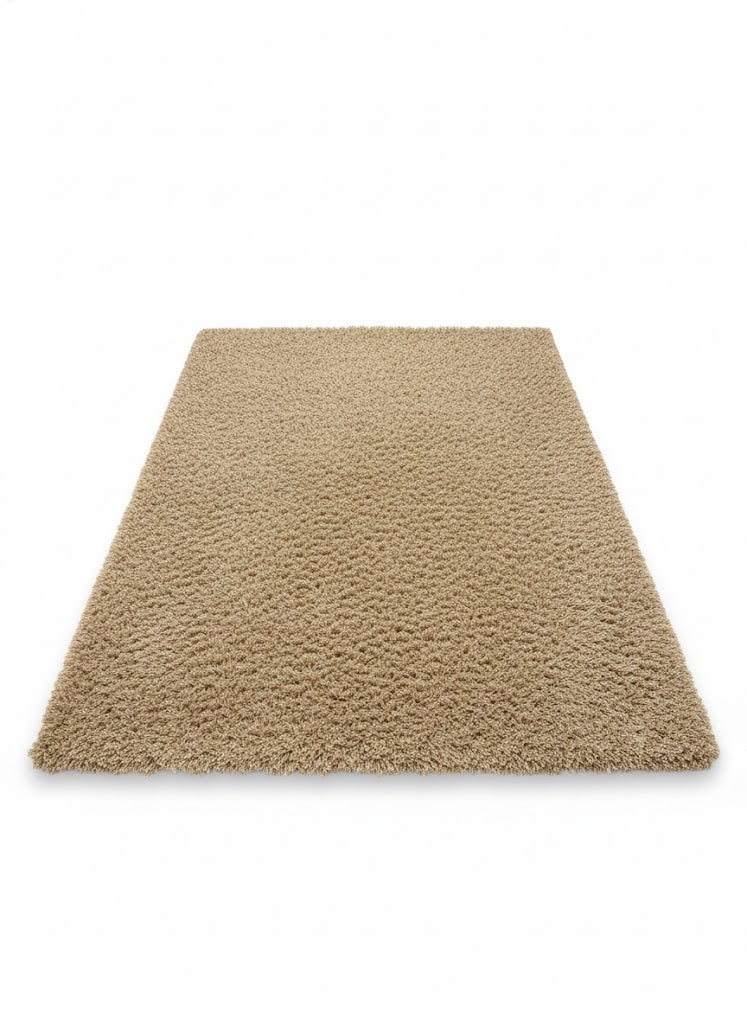 Tapis rectangulaire extra-long à poils courts de couleur brun caramel uni. Texture très dense et aspect velouté. Dimensions220x400 cm.