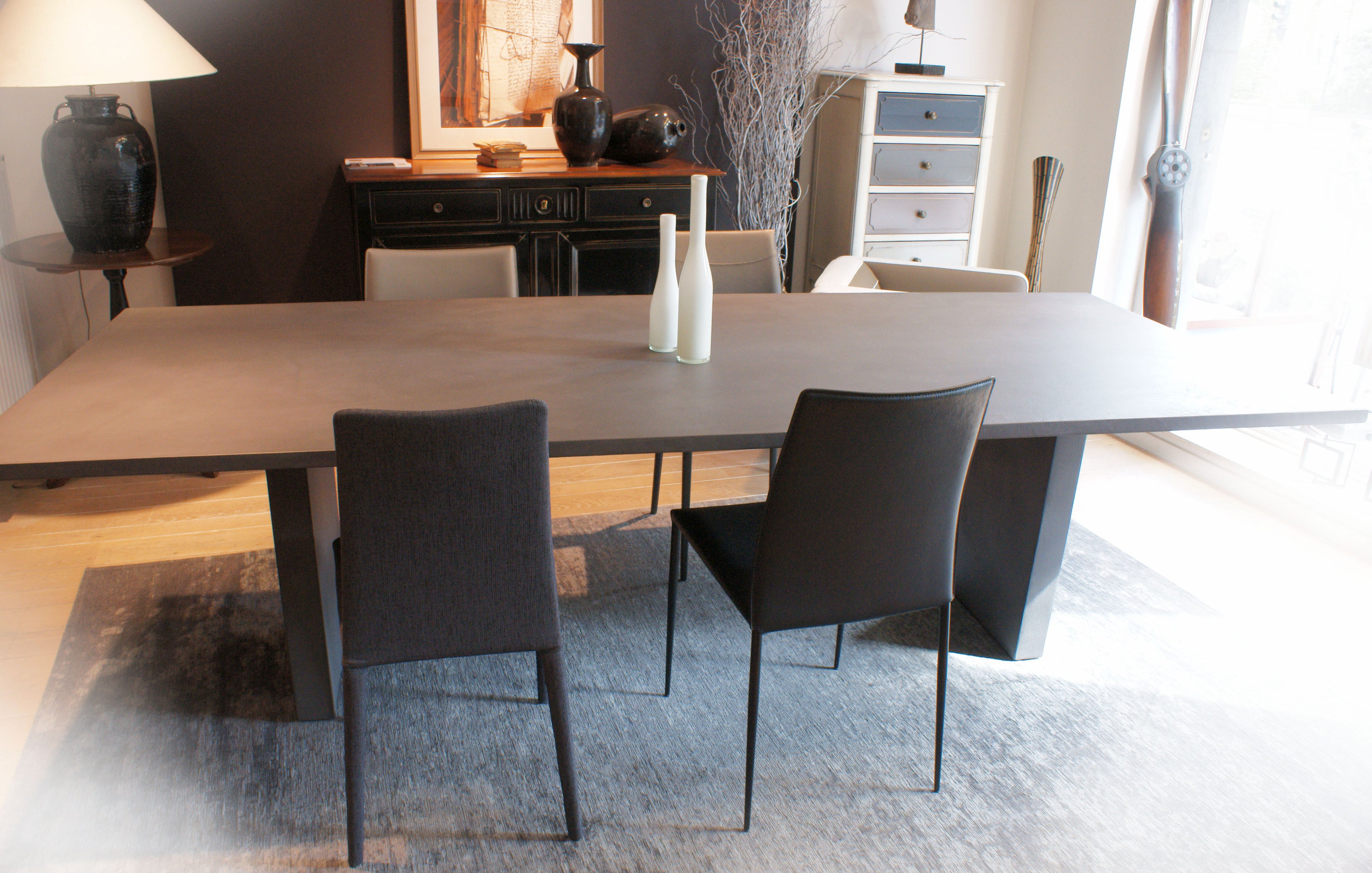 Spectacular dining table (270cm) with anthracite grey concrete effect finish and massive angular legs, industrial style